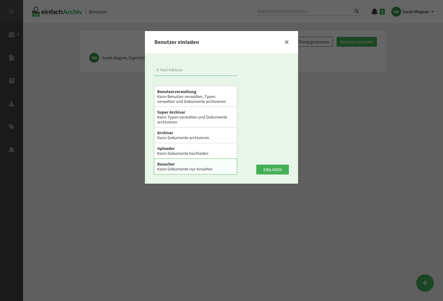 Screenshot des Dialogs „Benutzer einladen“ mit E-Mail-Adresse, Rolle und Ordnerzugriff in einfachArchiv